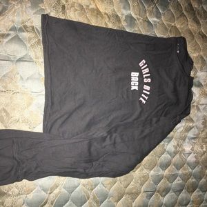 “Girls bite back” long sleeve crop top